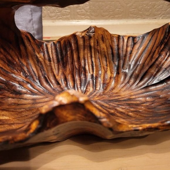 Beautiful Wood Basket! Unique and lovely- Artisan Hand Crafted - Picture 4 of 7